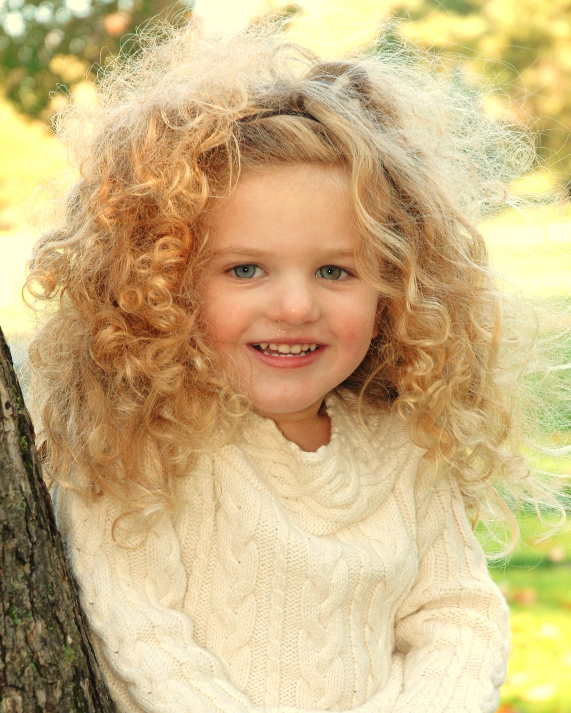 DSC_219Shirlyheadshot.jpg