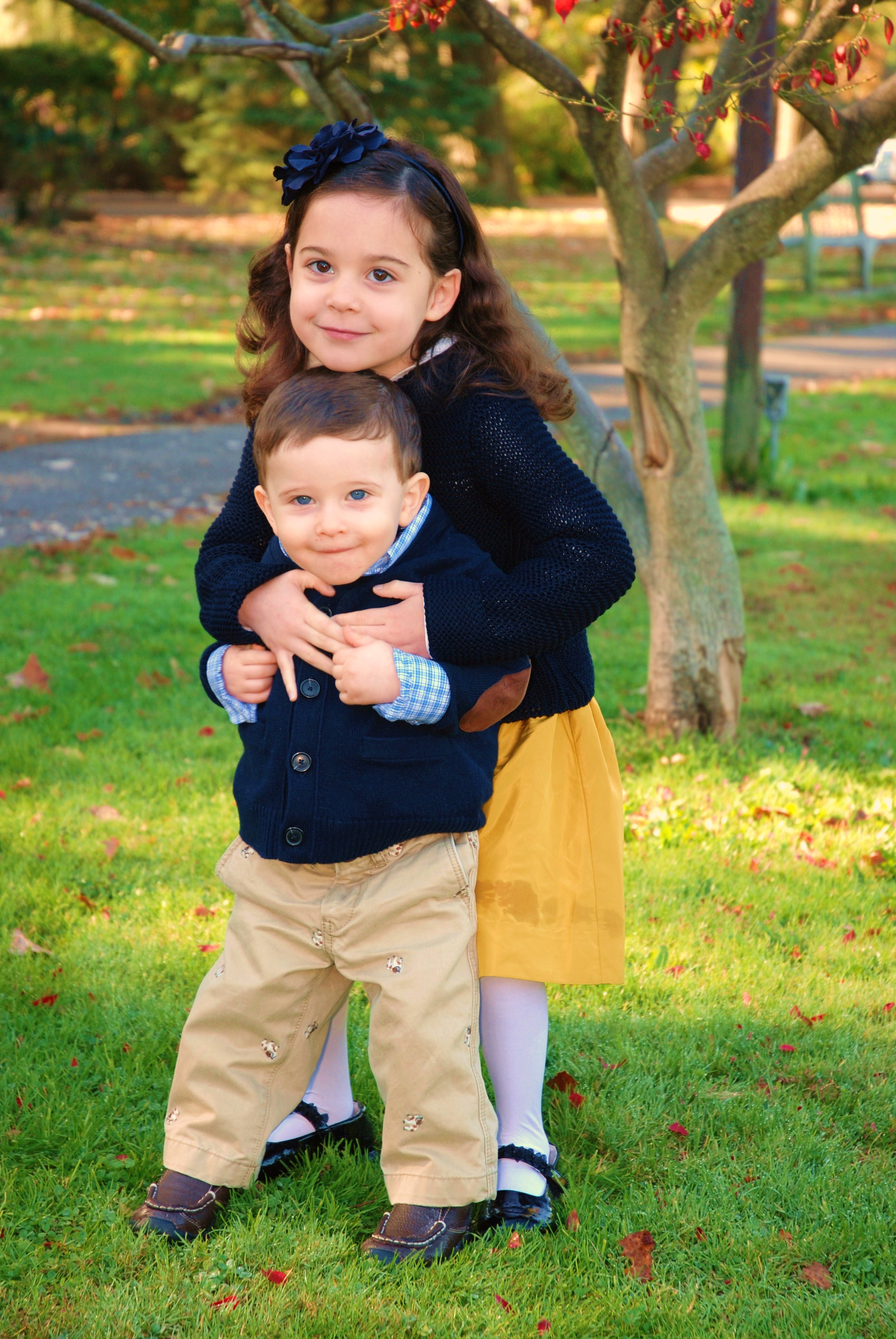 DSC_92boygrltree.jpg